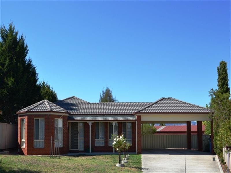 6 Hickey Court, Seymour VIC 3660