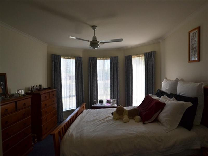 6 Hickey Court, Seymour VIC 3660