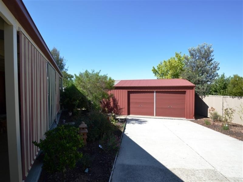 6 Hickey Court, Seymour VIC 3660