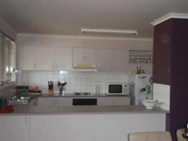 10 Coughlin Court, Seymour VIC 3660