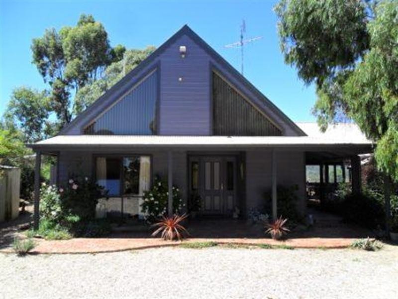 10 Kelly Court, Seymour VIC 3660