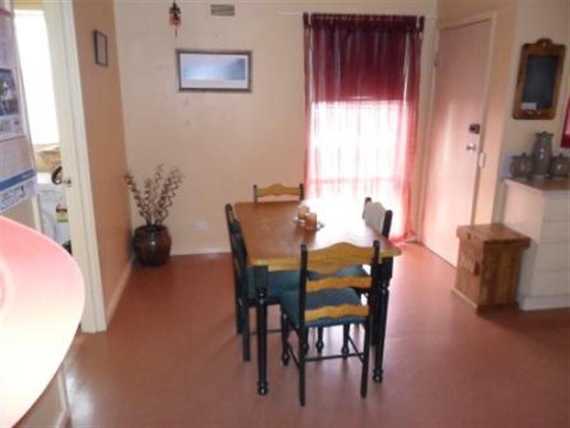 1 Kitchener Crescent, Seymour VIC 3660