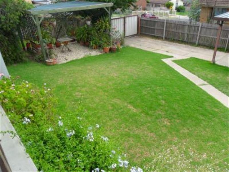 1 Kitchener Crescent, Seymour VIC 3660