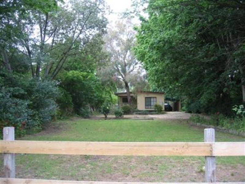 25 Bank Street, Avenel VIC 3664