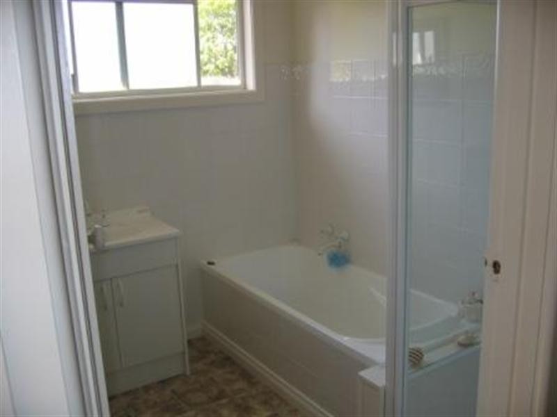 17 Tehan Street, Seymour VIC 3660