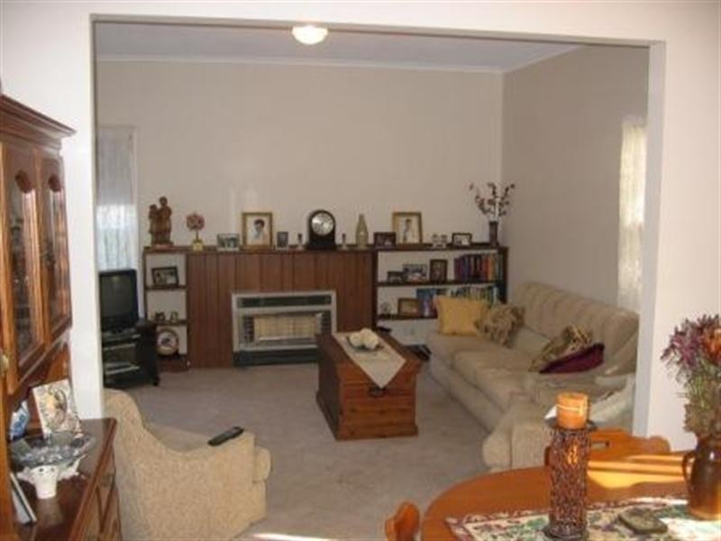 17 Tehan Street, Seymour VIC 3660