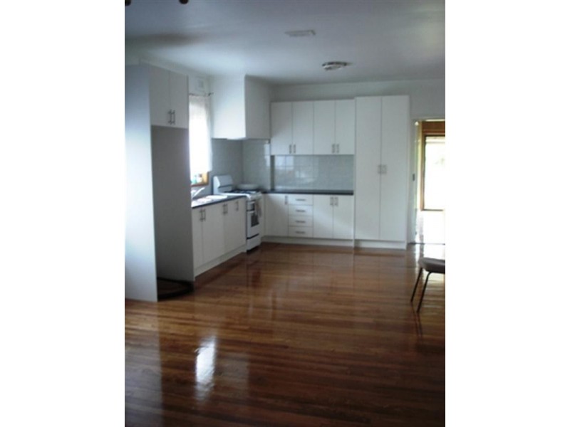 6 Chisholm Crescent, Seymour VIC 3660