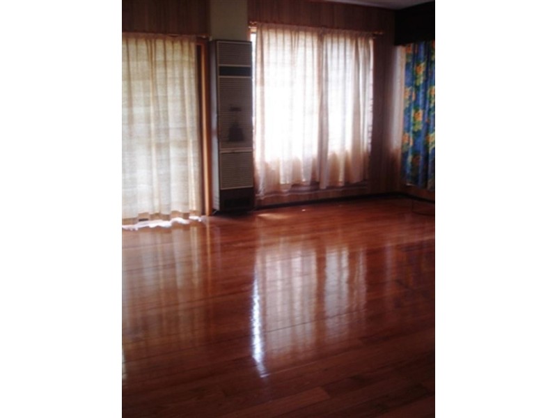 6 Chisholm Crescent, Seymour VIC 3660