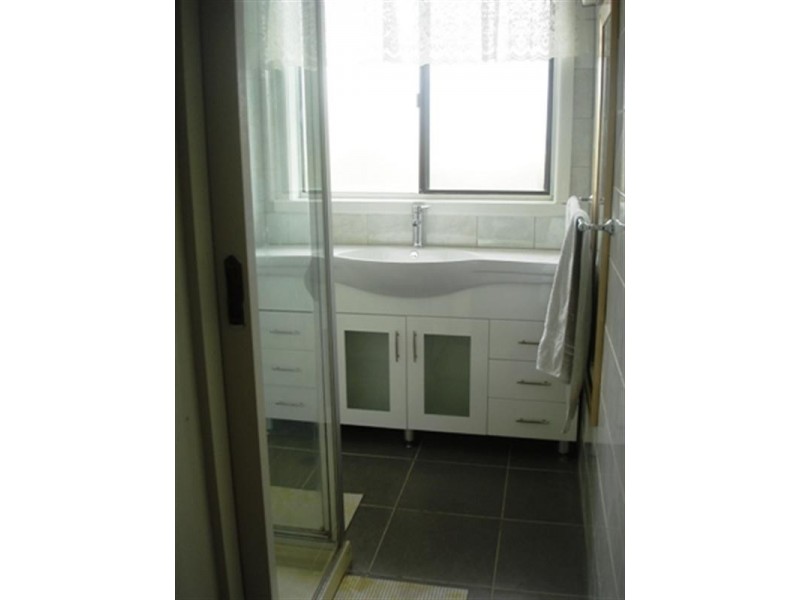 6 Chisholm Crescent, Seymour VIC 3660