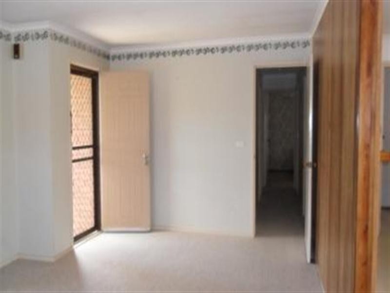 32 Avenel Road, Seymour VIC 3660