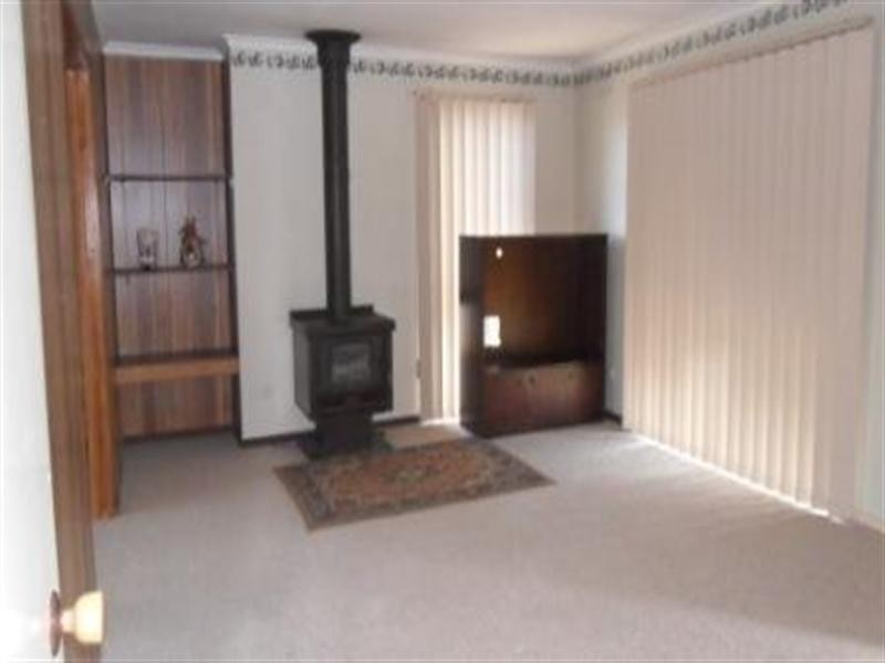 32 Avenel Road, Seymour VIC 3660