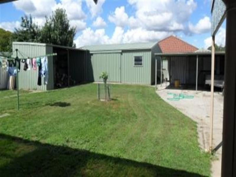 32 Avenel Road, Seymour VIC 3660