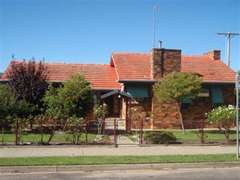 17 Loco Street, Seymour VIC 3660