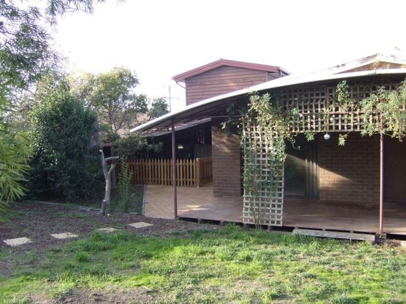 5 Hanley Crescent, Seymour VIC 3660