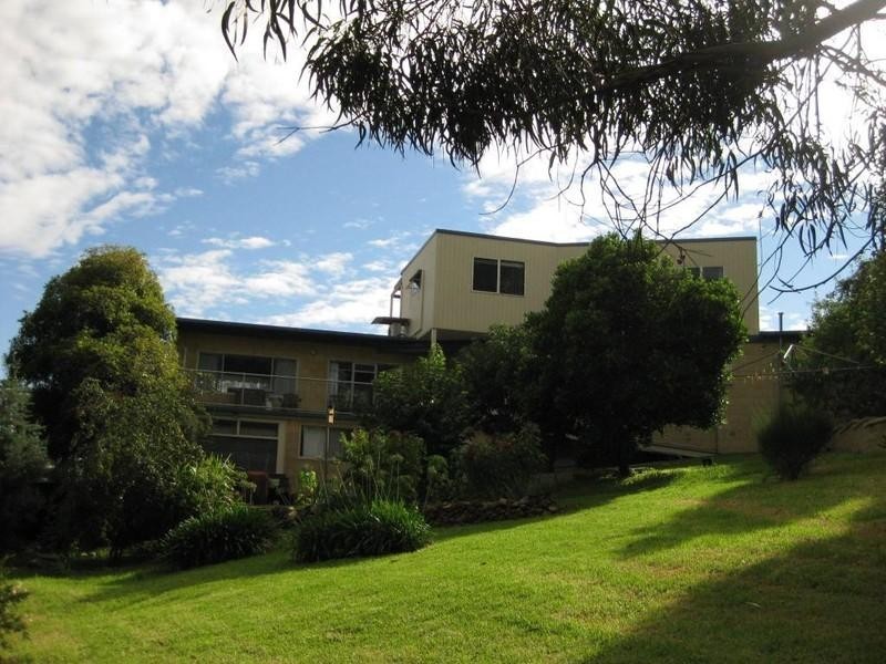 10 Delhi Street, Seymour VIC 3660