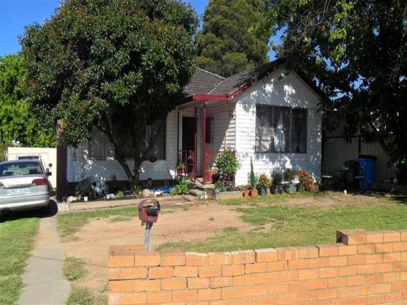 8 Sinclair Crescent, Seymour VIC 3660