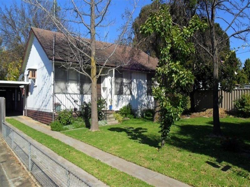 8 Howe Street, Seymour VIC 3660