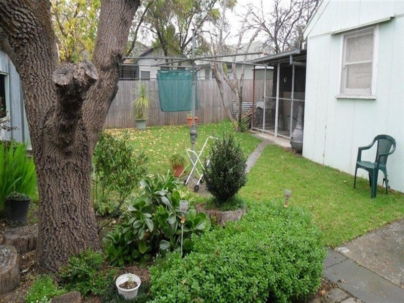 8 Howe Street, Seymour VIC 3660