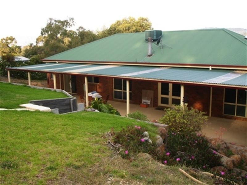 28 Pioneer Street, Seymour VIC 3660
