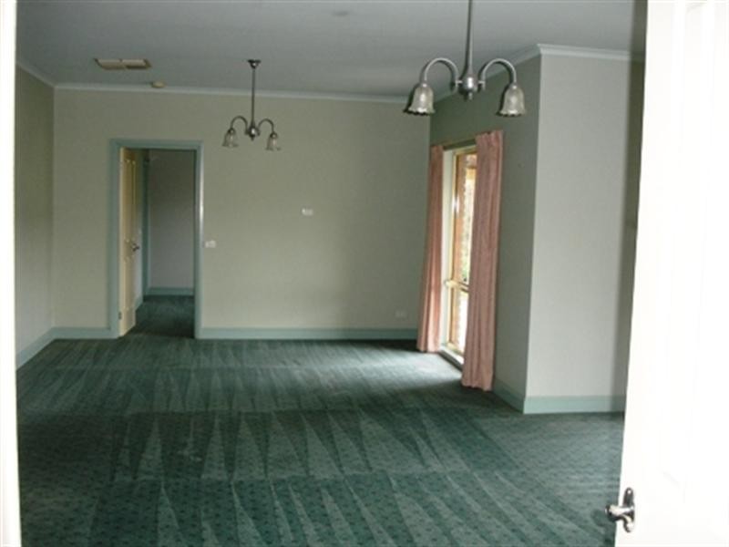 28 Pioneer Street, Seymour VIC 3660