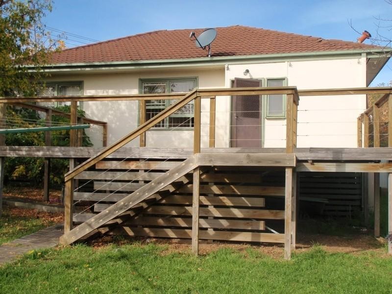 42 Chisholm Crescent, Seymour VIC 3660