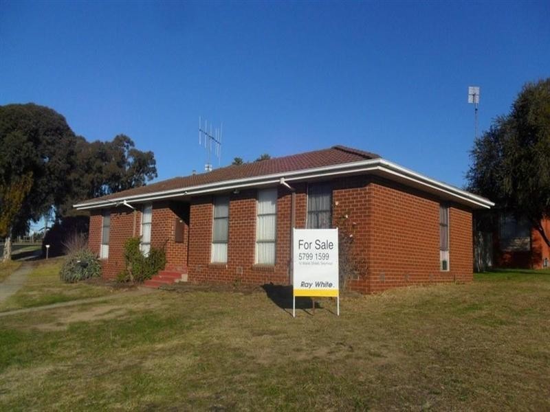 13 Moody Court, Seymour VIC 3660