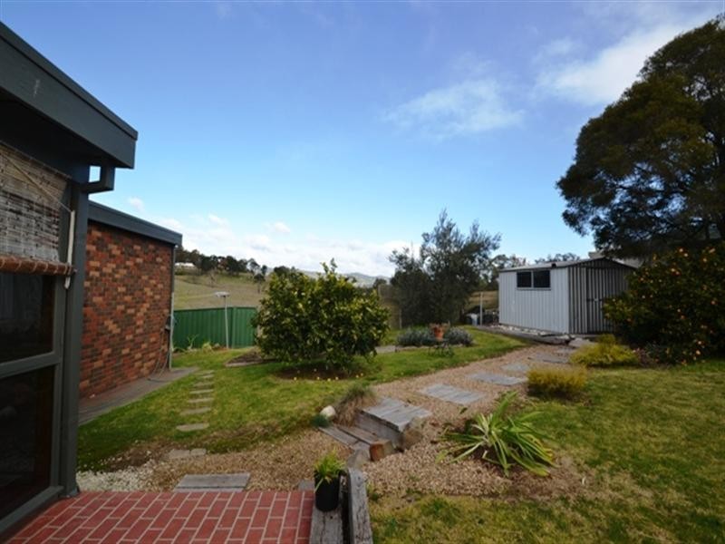 11 Priestley, Seymour VIC 3660