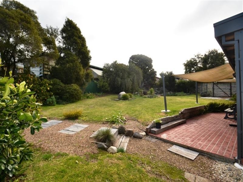 11 Priestley, Seymour VIC 3660