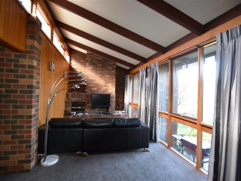 11 Priestley, Seymour VIC 3660