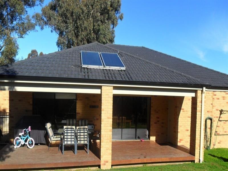 6 Head Court, Seymour VIC 3660