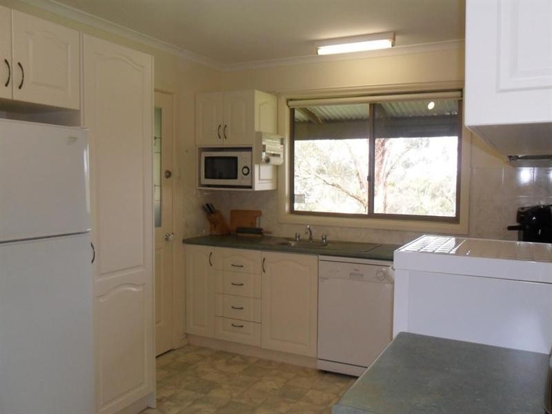 90 Manse Hill Road, Seymour VIC 3660