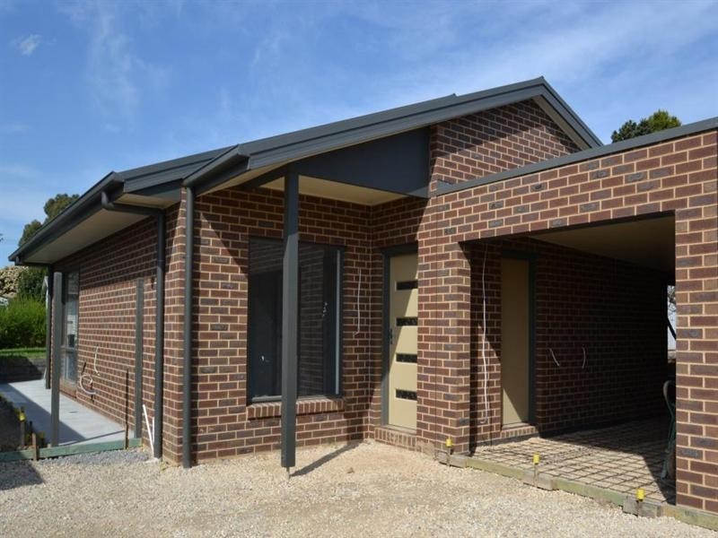 4/8 President Street, Seymour VIC 3660