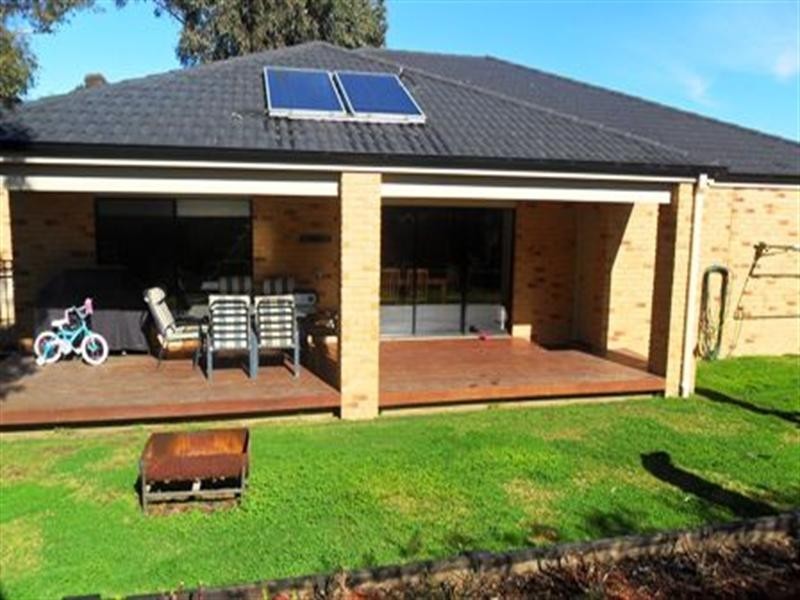 6 Head Court, Seymour VIC 3660