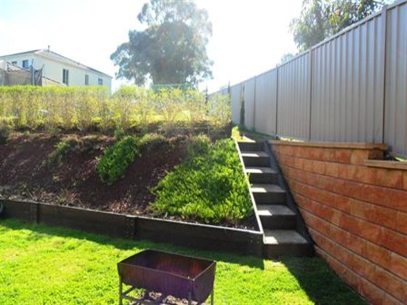 6 Head Court, Seymour VIC 3660