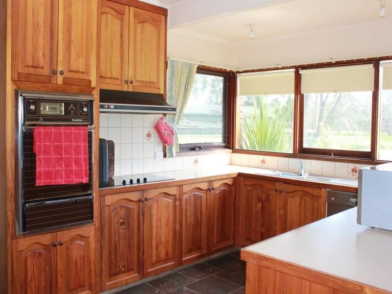 81 Redbank Road, Seymour VIC 3660