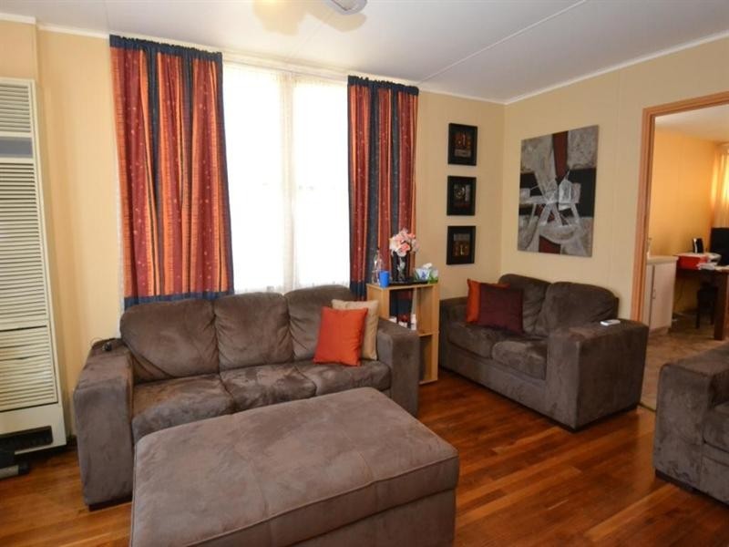 43 Martindale Crescent, Seymour VIC 3660