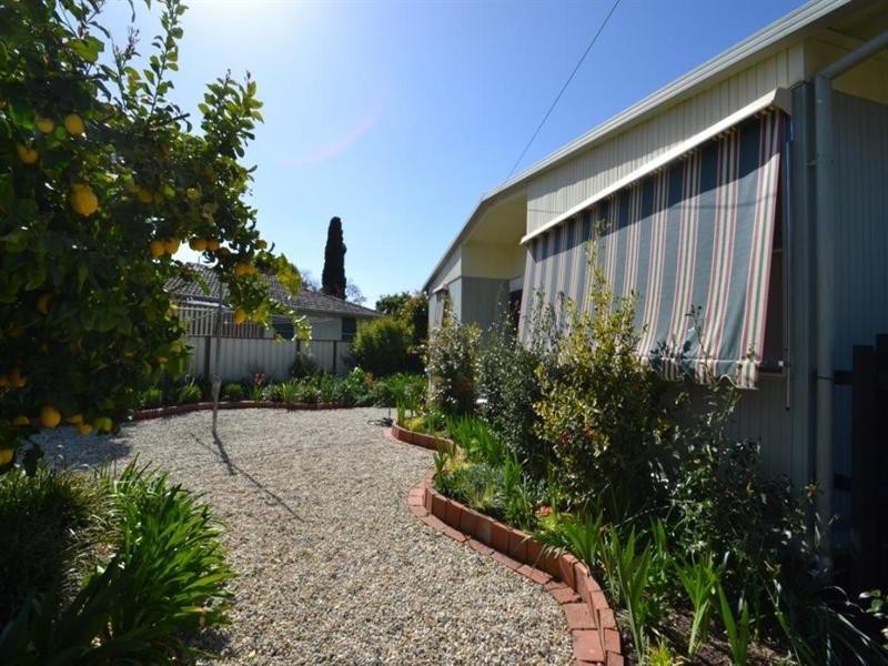 43 Martindale Crescent, Seymour VIC 3660