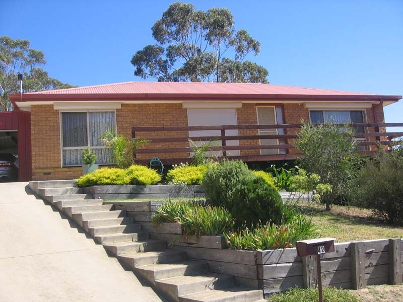 42 Monash Drive, Seymour VIC 3660