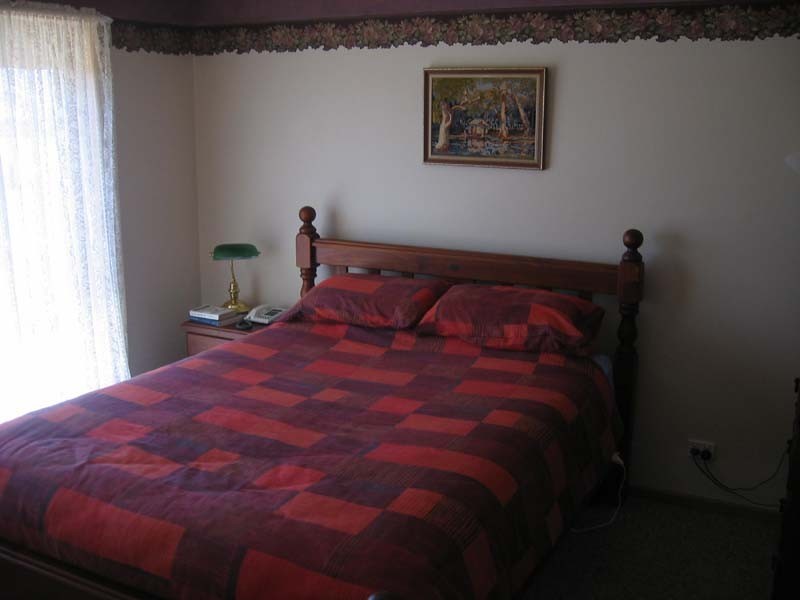 42 Monash Drive, Seymour VIC 3660