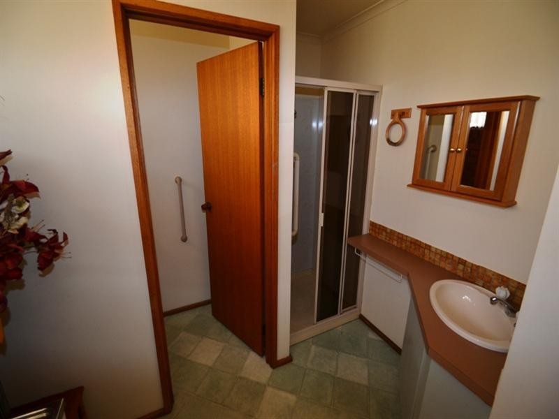 5/10 Anzac Avenu, Seymour VIC 3660