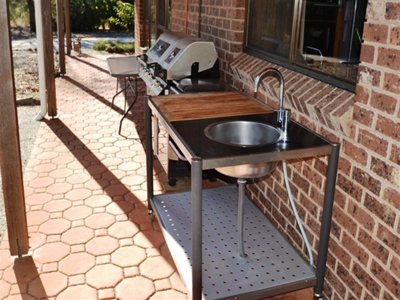 110 Dawe Road, Seymour VIC 3660