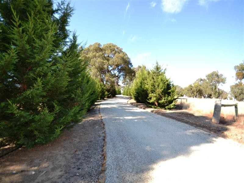 110 Dawe Road, Seymour VIC 3660