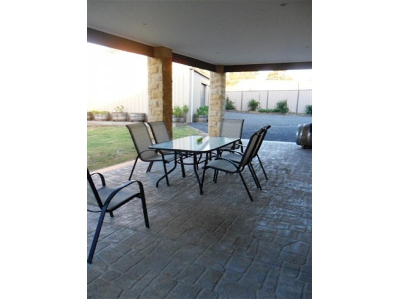 2 Acacia Court, Broadford VIC 3658