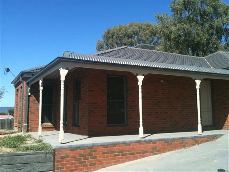 6 Clarey Avenue, Seymour VIC 3660