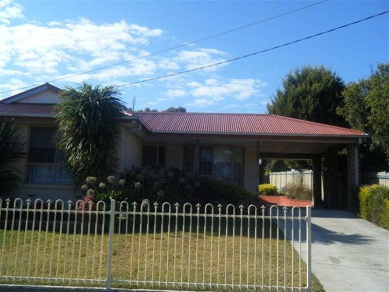 72 Redbank Road, Seymour VIC 3660