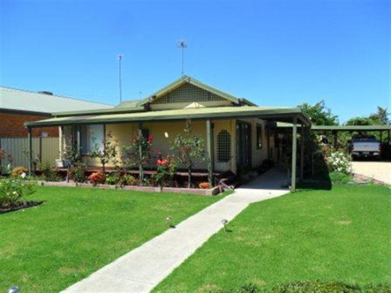 8 Mentor Street, Seymour VIC 3660