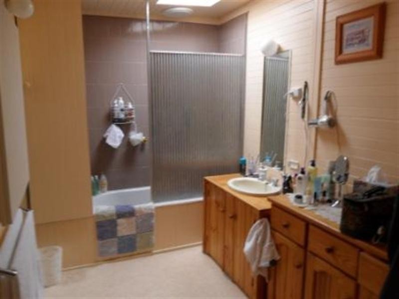 8 Mentor Street, Seymour VIC 3660