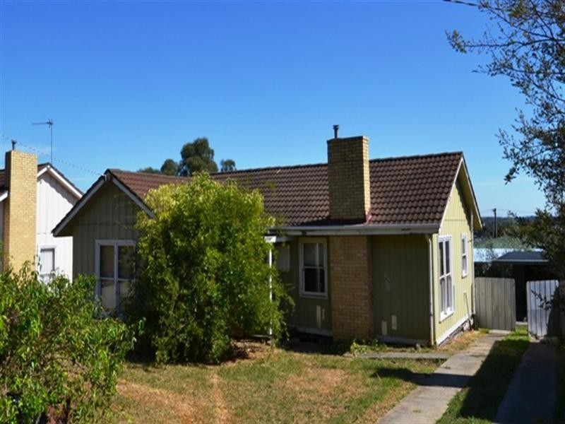 52 Chisholm Crescent, Seymour VIC 3660