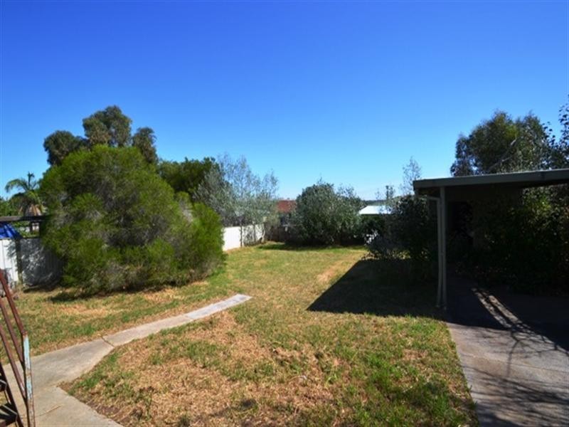 52 Chisholm Crescent, Seymour VIC 3660