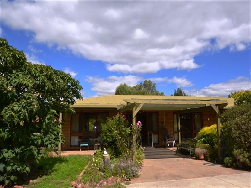 8 Jones Street, Avenel VIC 3664